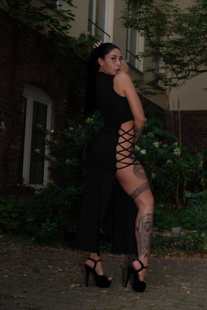 Lena Desire sexy unterwegs