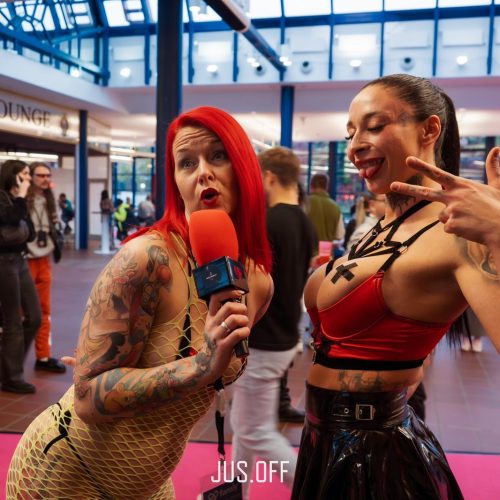 Interview auf der Venus mit Mina Knight